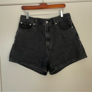 High Loose Women’s Shorts in color Legit